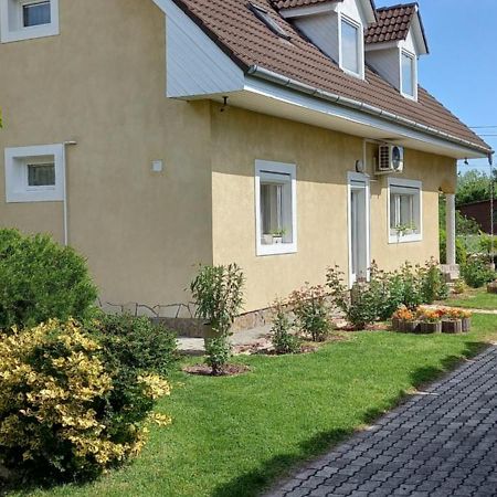 Апартаменти Patrik Apartman Шіофок Екстер'єр фото